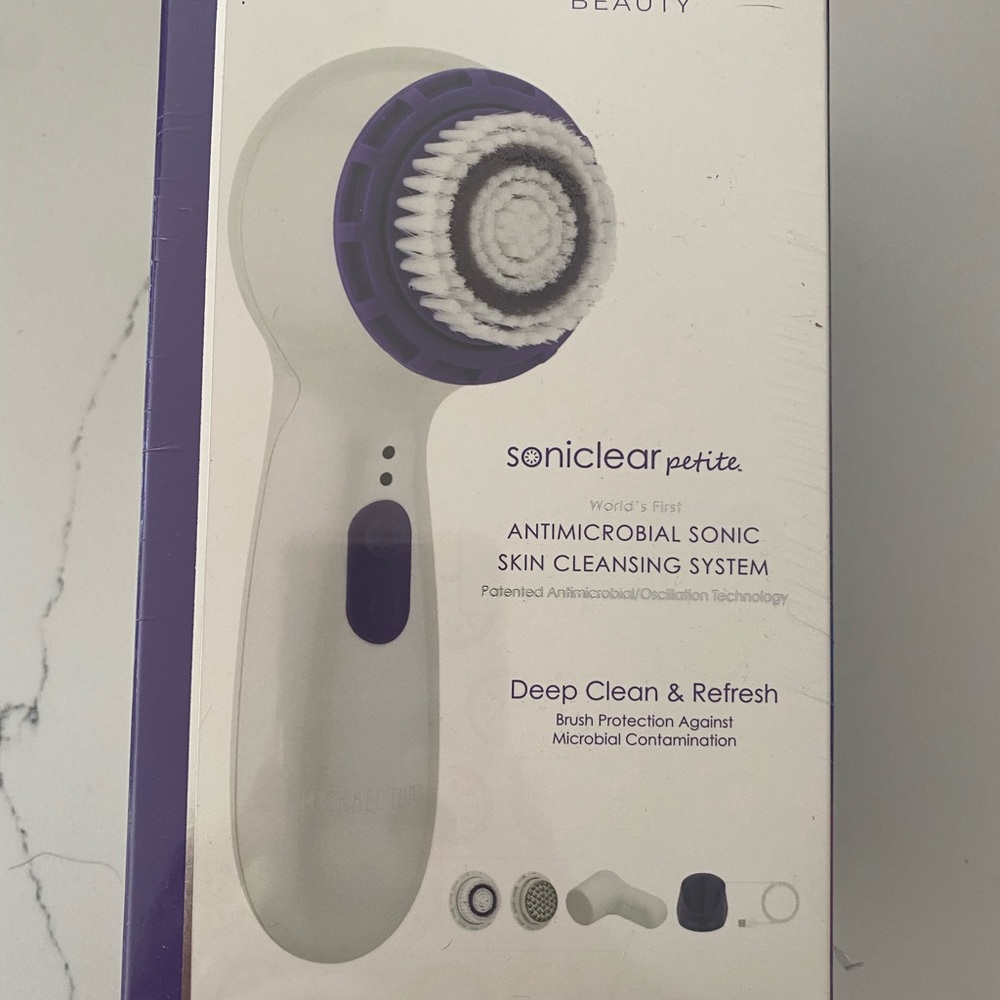 NWT Michael Todd Soniclear Petite brush